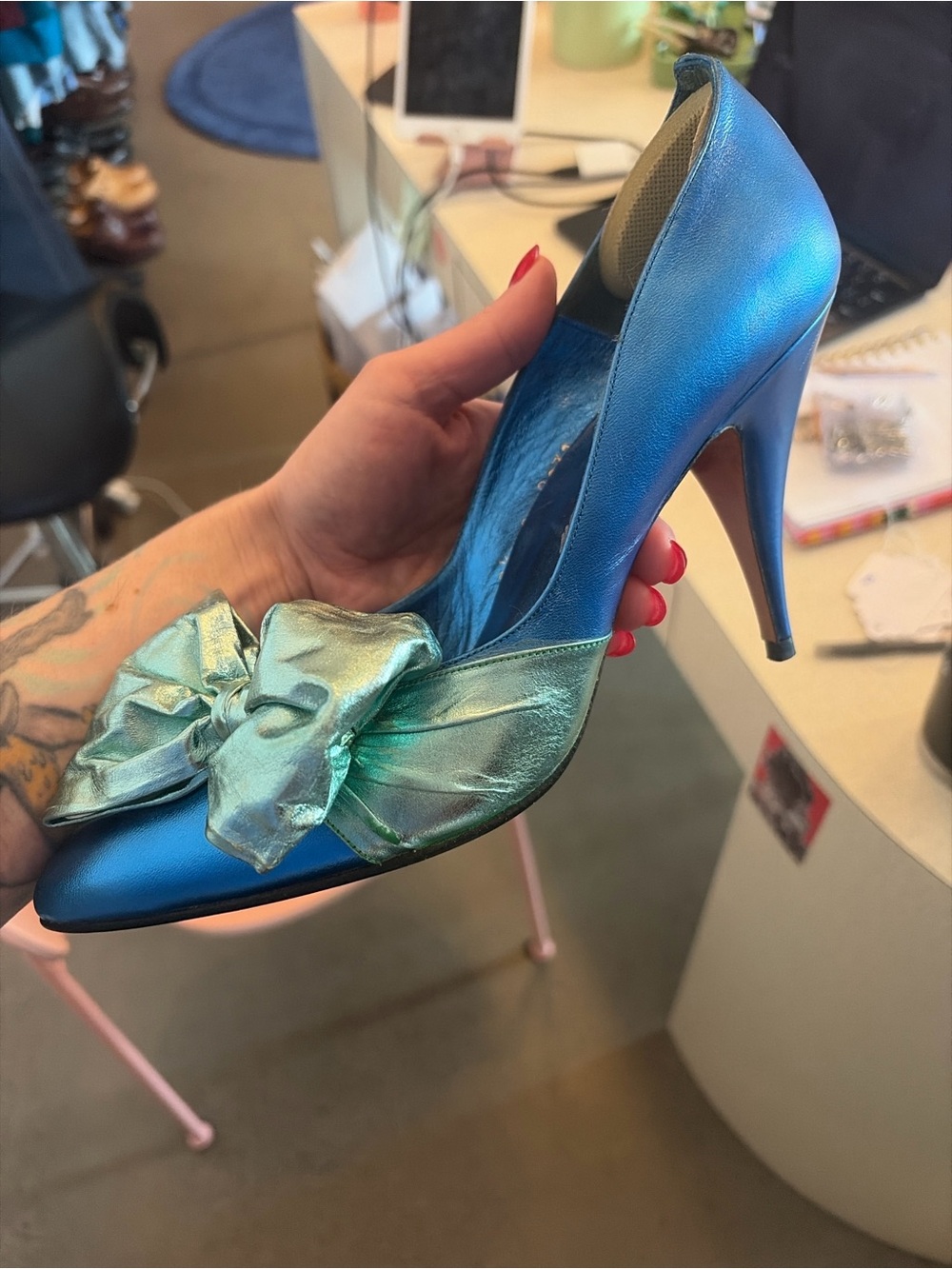 VintageBeverly Feldman Metallic Blue Green Bow Pointed-Toe Stiletto Pump - Women